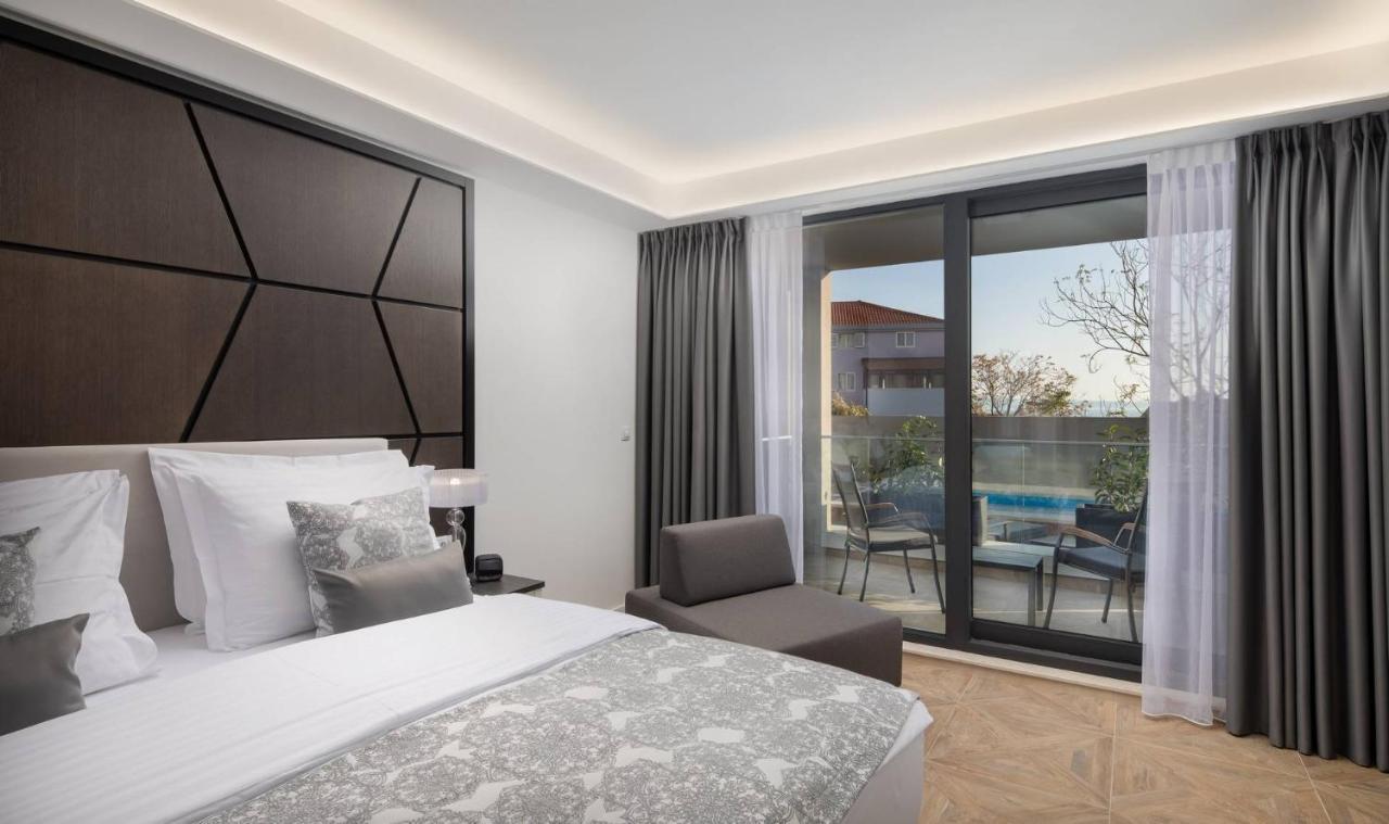 Ellure Luxury Suites สปลิท ภายนอก รูปภาพ