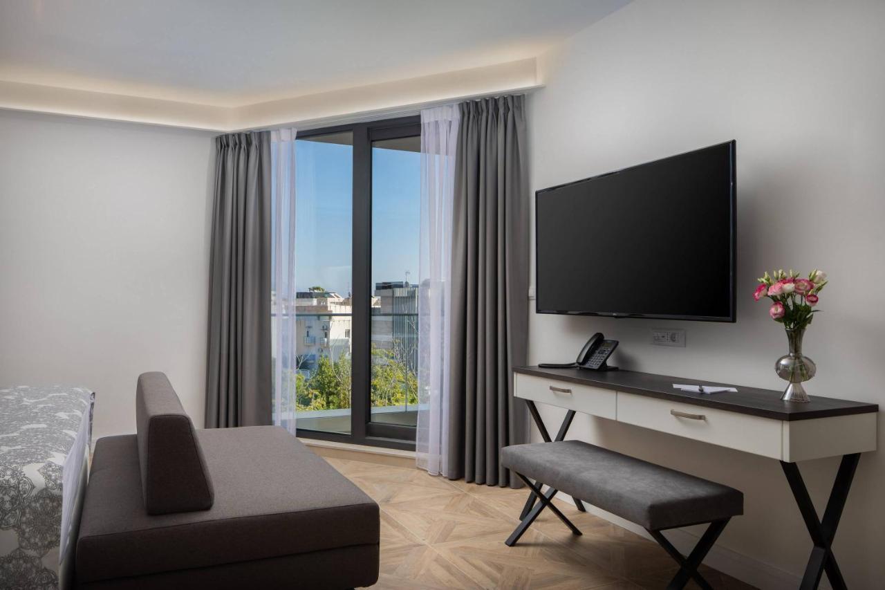 Ellure Luxury Suites สปลิท ภายนอก รูปภาพ