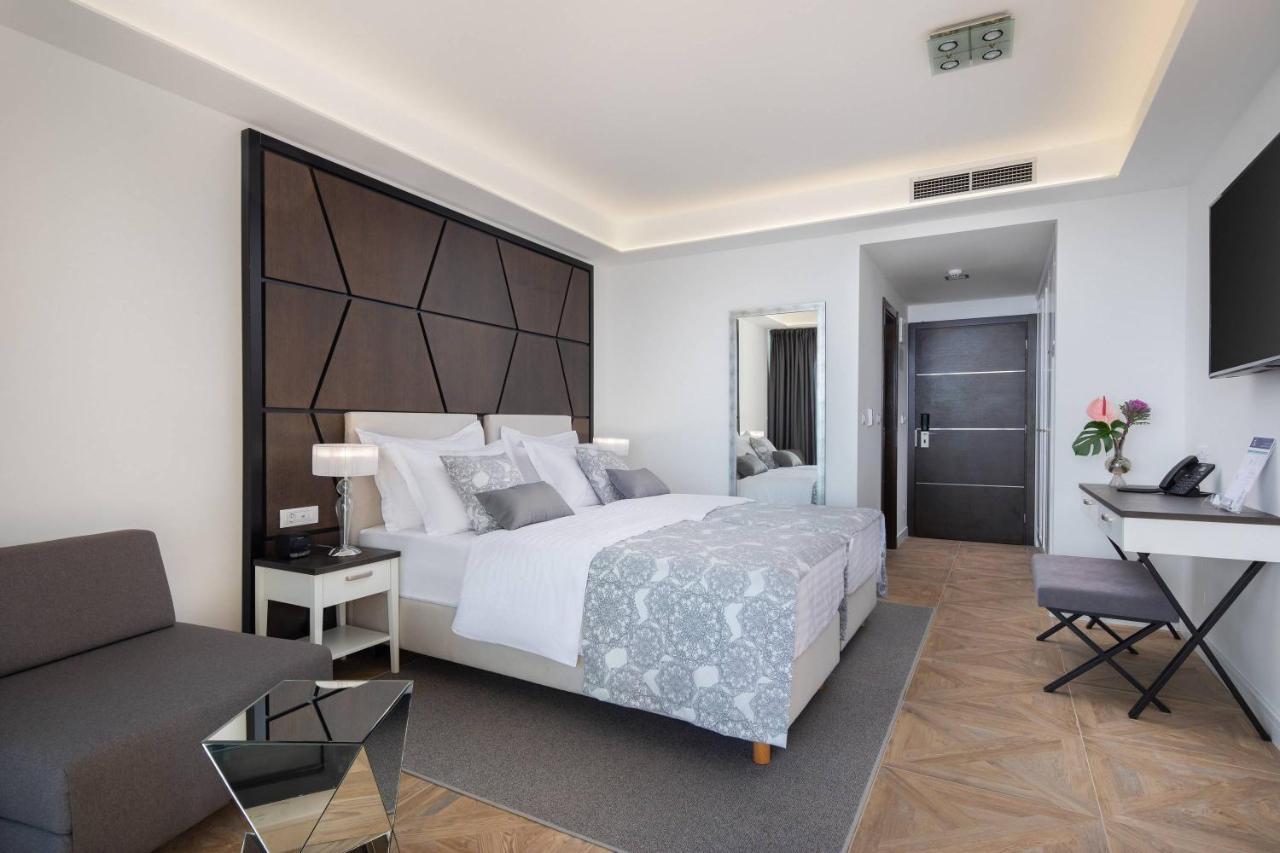 Ellure Luxury Suites สปลิท ภายนอก รูปภาพ